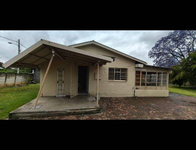 2 BEDROOM HOUSE FOR SALE IN OOS EINDE